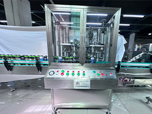 filling machine розливна машина