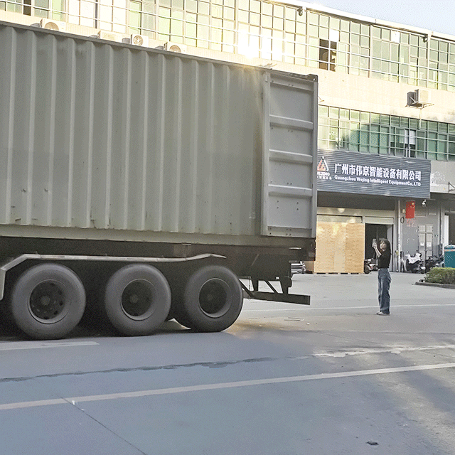 Підтвердження деталей щодо наповнення машини для етикетування з клієнтами через відео