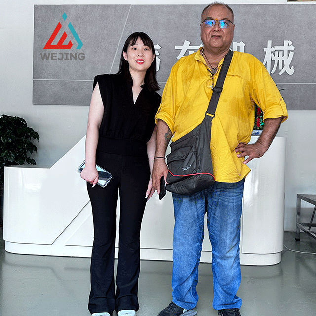 Компанія Weijing уклала угоду про експортну співпрацю з іноземними клієнтами щодо маркувальних машин для наповнення