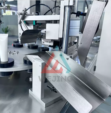 Машина для наповнення та запаювання труб