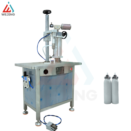 Машина для аерозольної начинки з невеликою дорою 