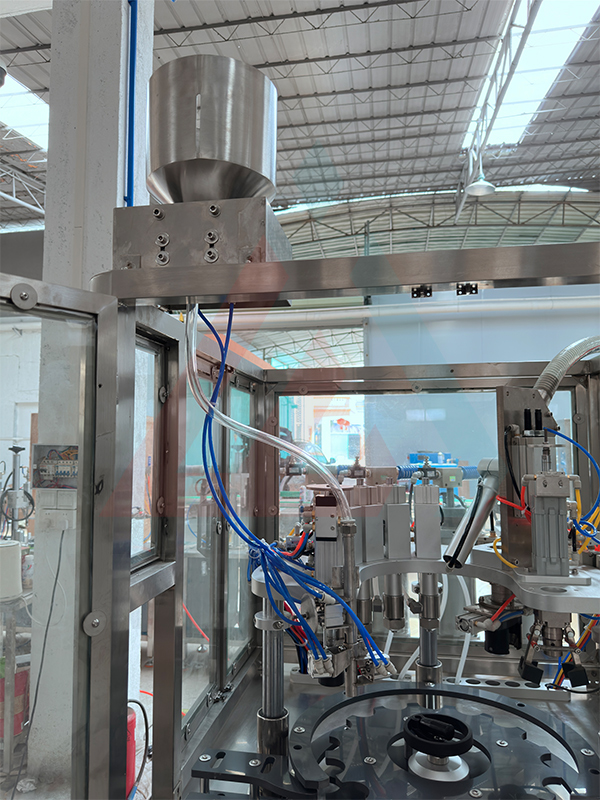 1. Система, що страждає на кулі,