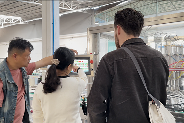 US-customers-Acceptance-a-BOV-aerosol-filling-production-at-the-factory1 (2)