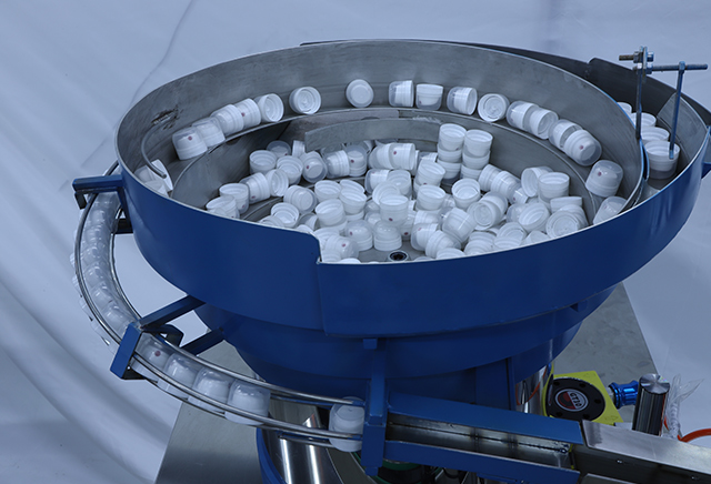 Аерозоль-Can-Uter-Cap-Machine22